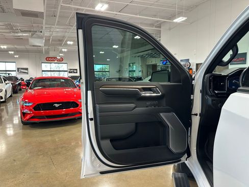 Used 2024 Chevrolet Silverado 1500 High Country image 11