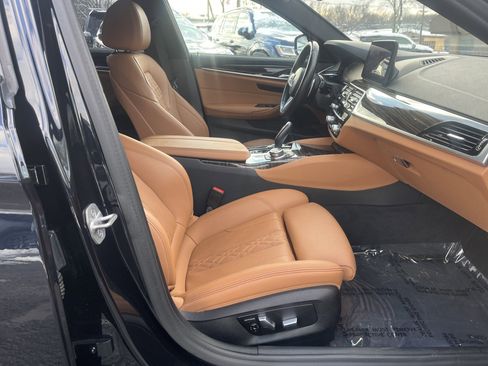 Used 2022 BMW 530i xDrive w/ M Sport Package image 18