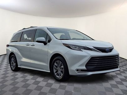 Used 2023 Toyota Sienna XLE
