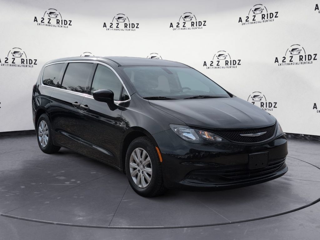 Used 2018 Chrysler Pacifica L FWD image 1