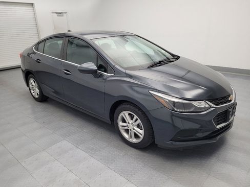 Used 2017 Chevrolet Cruze LT FWD image 11