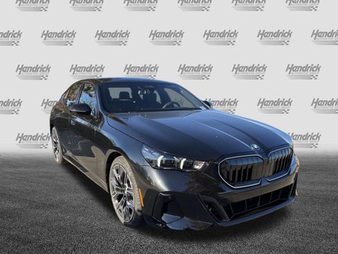 New 2026 BMW 530i image 2