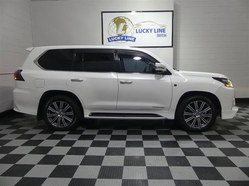 Used 2016 Lexus LX 570 4WD image 6