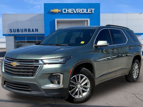 Used 2022 Chevrolet Traverse LT image 1
