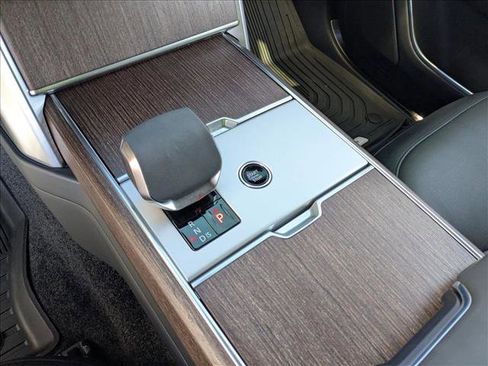 Certified 2024 Land Rover Range Rover SE image 12