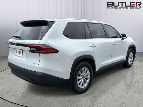 Used 2025 Toyota Grand Highlander FWD image 6