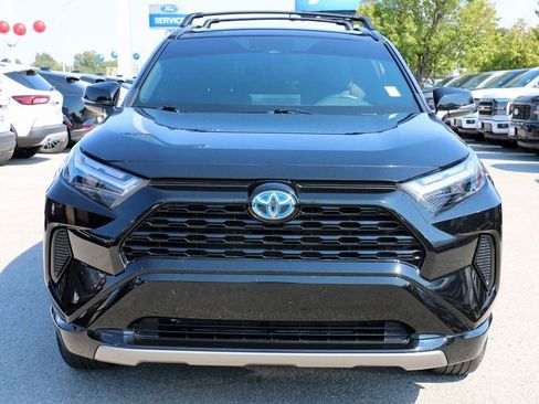 Used 2024 Toyota RAV4 SE image 3