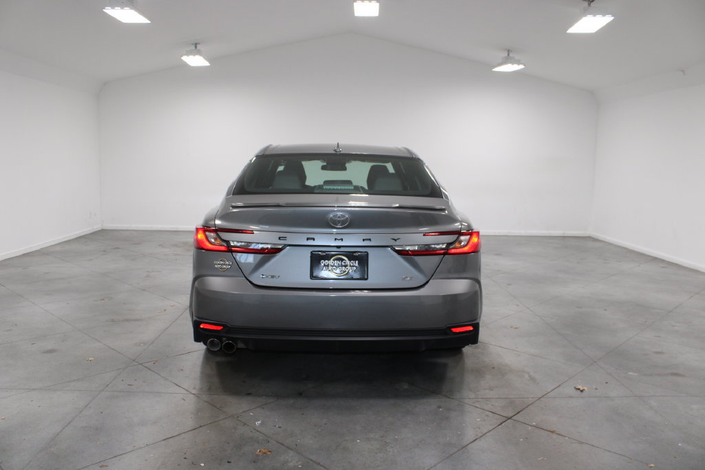 Used 2025 Toyota Camry SE FWD image 8