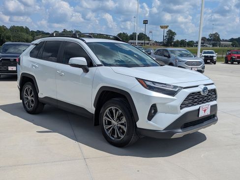 Used 2023 Toyota RAV4 Limited AWD/4WD image 7