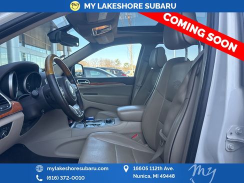 Used 2011 Jeep Grand Cherokee Overland AWD/4WD image 15