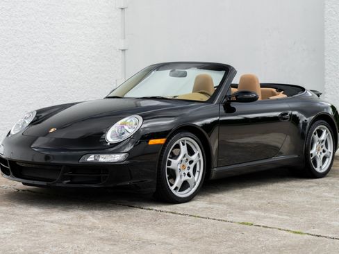 Used 2007 Porsche 911 Carrera RWD image 2
