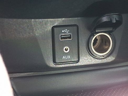 Used 2017 Nissan Rogue SV w/ SV Premium Package AWD/4WD image 25