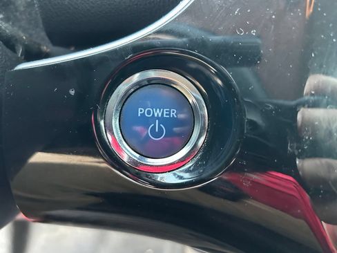 Used 2019 Toyota Prius LE FWD image 28