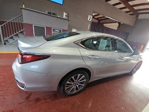 Used 2021 Lexus ES 250 w/ Premium Package image 2