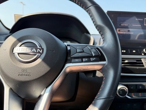 Used 2024 Nissan Altima 2.5 SR w/ SR Premium Package FWD image 25