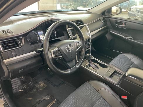 Used 2015 Toyota Camry SE w/ Moonroof Package image 15