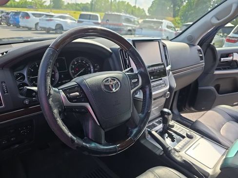 Used 2017 Toyota Land Cruiser AWD/4WD image 17