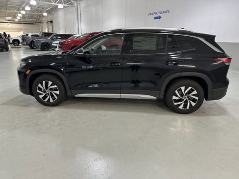 New 2026 Volkswagen Tiguan S FWD image 5