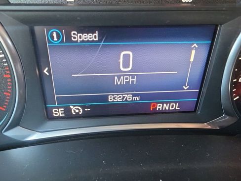 Used 2019 Chevrolet Equinox LT w/ LPO, Blackout Package AWD/4WD image 9