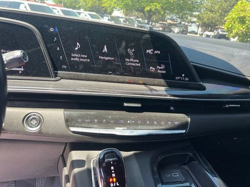 Used 2021 Cadillac Escalade Sport w/ LPO, Illumination Package AWD/4WD image 12