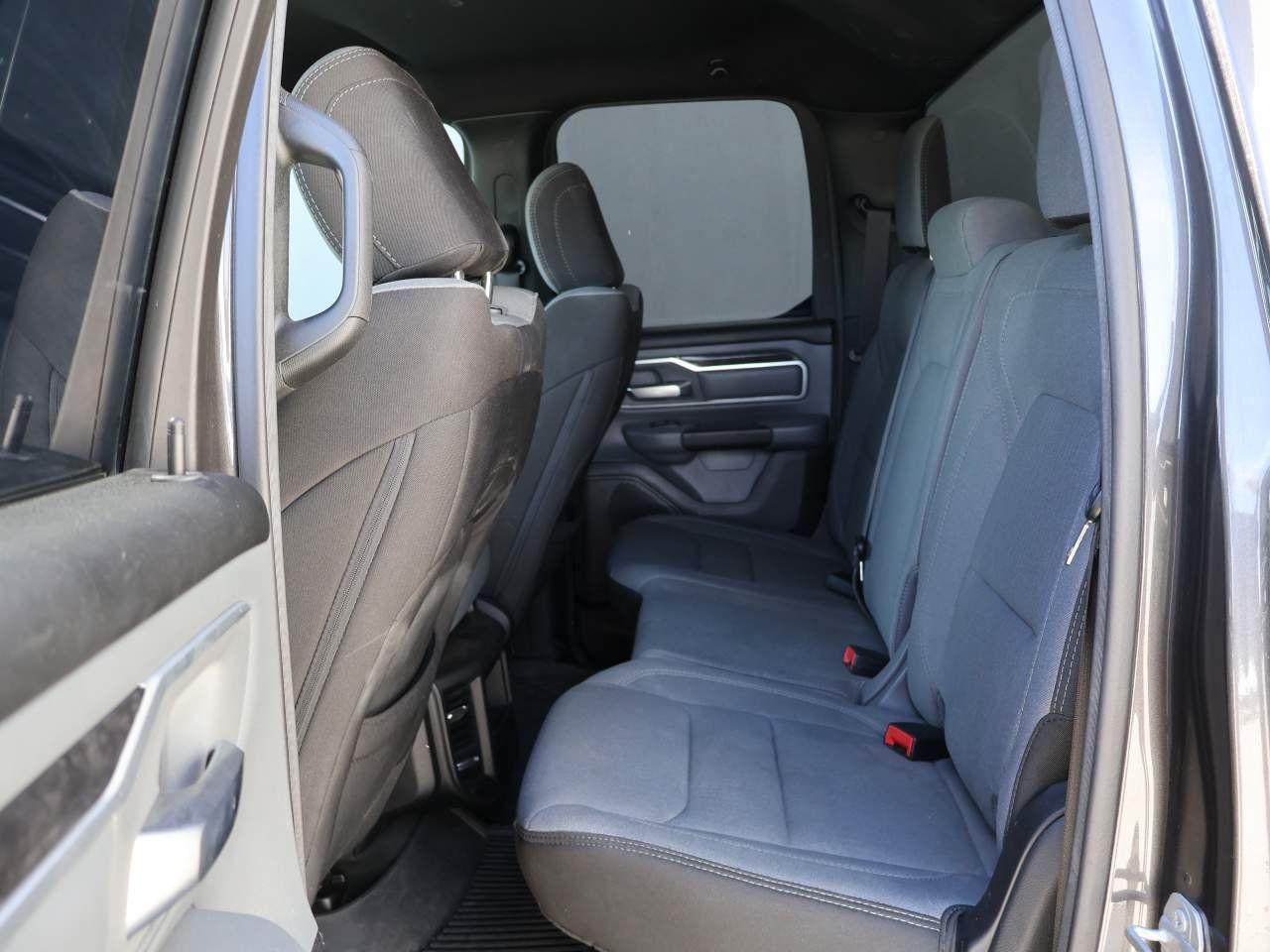 Used 2023 RAM 1500 Big Horn AWD/4WD image 10