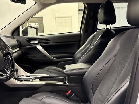 Used 2025 Mitsubishi Eclipse Cross SE image 4