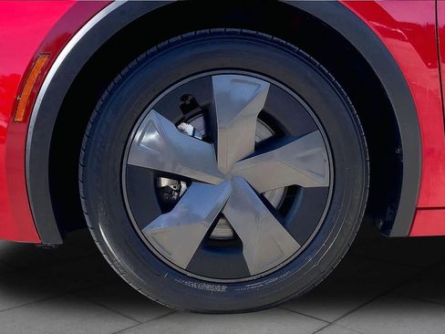 Used 2024 Toyota Prius LE AWD/4WD image 11