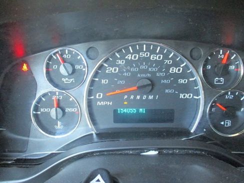 Used 2019 Chevrolet Express 2500 w/ Driver Convenience Package RWD image 17