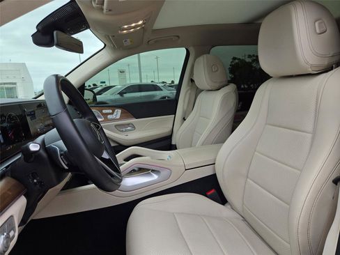 Used 2024 Mercedes-Benz GLS 450 4MATIC image 30