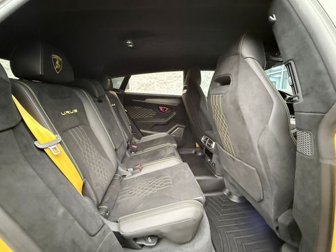 Used 2023 Lamborghini Urus Performante AWD/4WD image 51