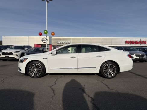 Used 2017 Buick LaCrosse Preferred image 9