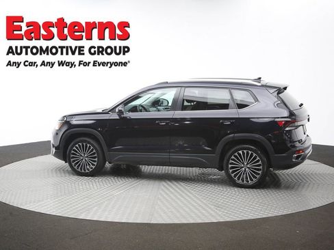 Used 2025 Volkswagen Taos SE FWD image 63