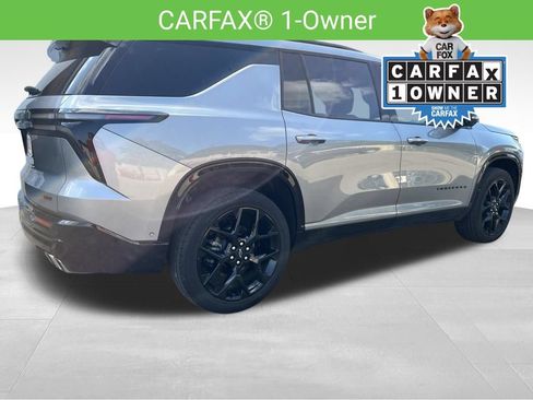Used 2024 Chevrolet Traverse RS w/ LPO, Floor Liner Package FWD image 3
