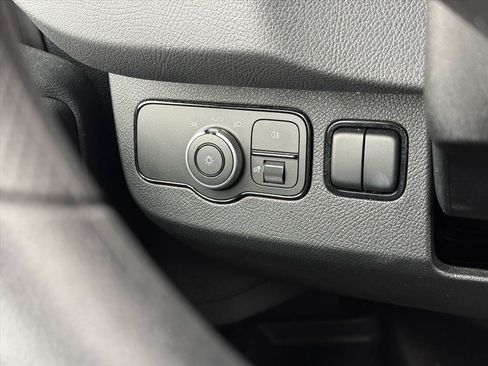 Used 2025 Mercedes-Benz Sprinter 2500 image 25