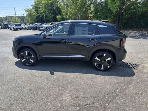 New 2026 Nissan Kicks SR FWD image 8