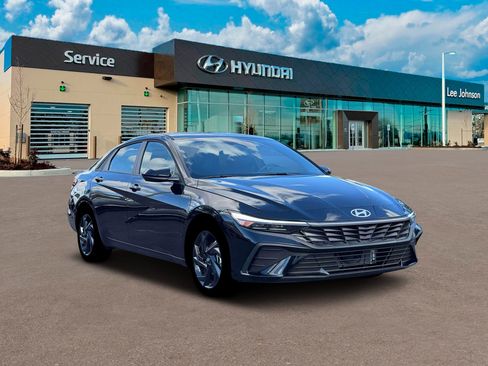 New 2026 Hyundai Elantra Sport image 11