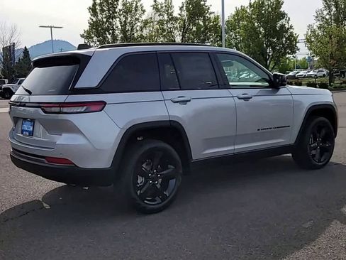 New 2026 Jeep Grand Cherokee Limited AWD/4WD image 8