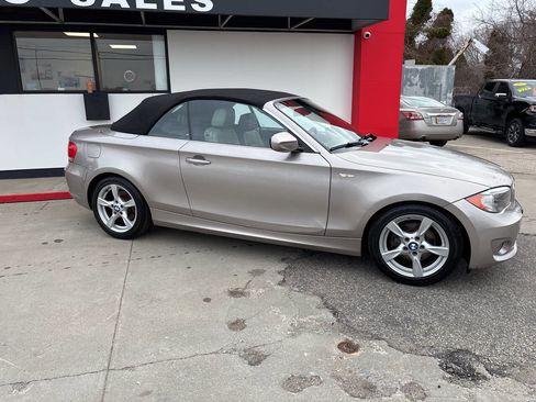 Used 2012 BMW 128i Convertible image 2