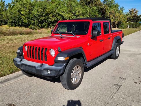 Used 2020 Jeep Gladiator Sport w/ Quick Order Package 24S image 2
