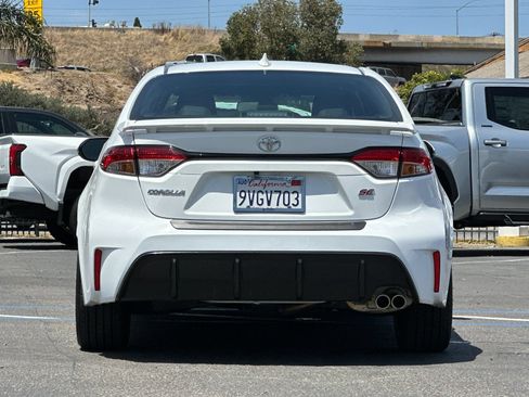 Used 2025 Toyota Corolla SE w/ SE Premium Package FWD image 4