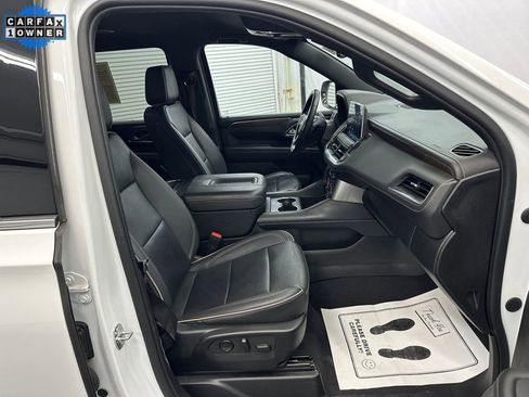 Used 2023 Chevrolet Suburban Premier image 14