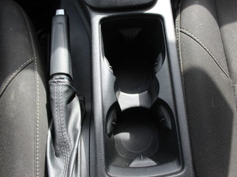 Used 2016 Ford Focus SE w/ SE Sport Package image 29