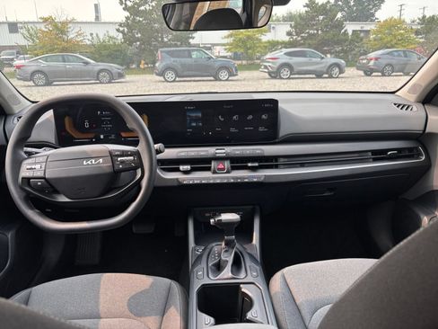 Used 2025 Kia K4 FWD image 28