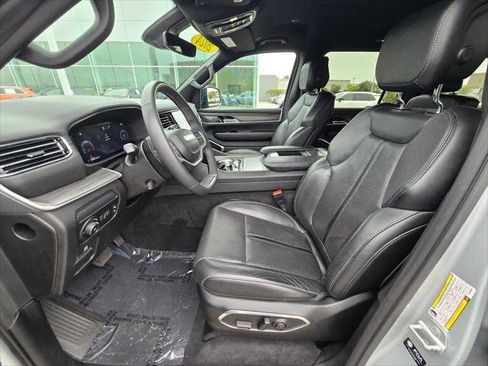 Used 2024 Jeep Wagoneer Series II AWD/4WD image 21