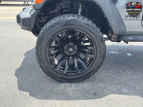 Used 2022 Jeep Gladiator Sport w/ Trailer Tow Package AWD/4WD image 25