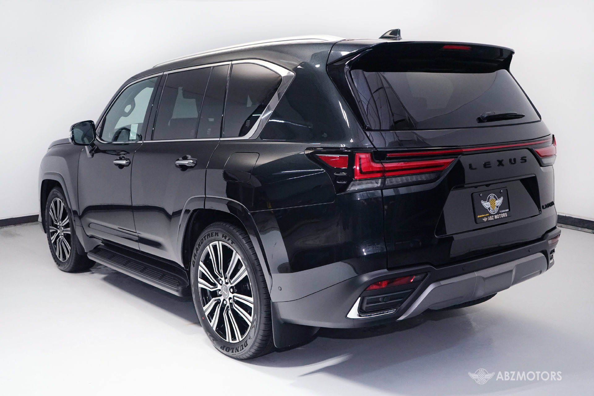 Used 2026 Lexus LX 700h Luxury AWD/4WD image 4