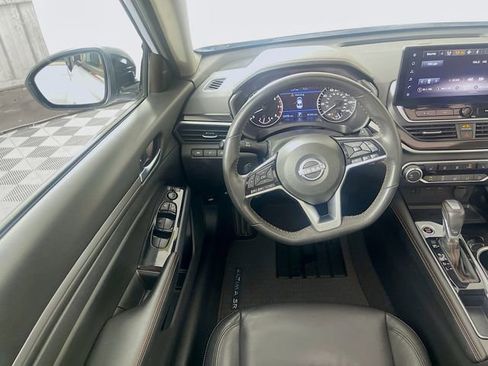 Used 2024 Nissan Altima 2.5 SR w/ SR Premium Package FWD image 23