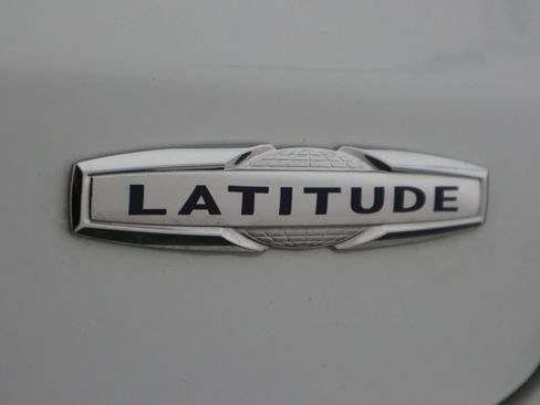 Used 2023 Jeep Compass Latitude w/ Convenience Group image 37