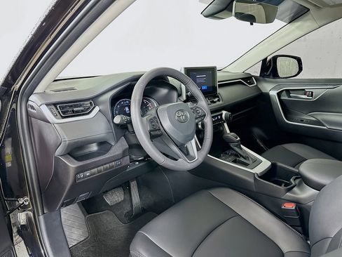 Certified 2025 Toyota RAV4 XLE Premium image 9