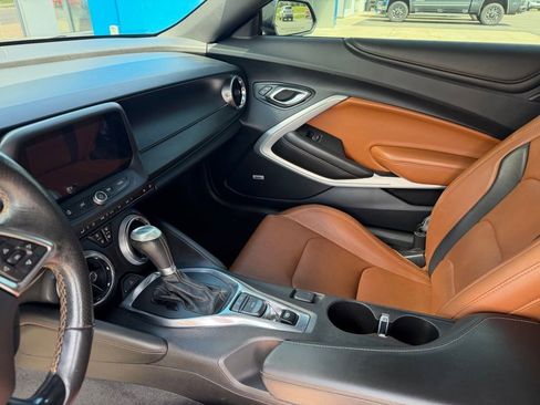Used 2016 Chevrolet Camaro SS RWD image 10